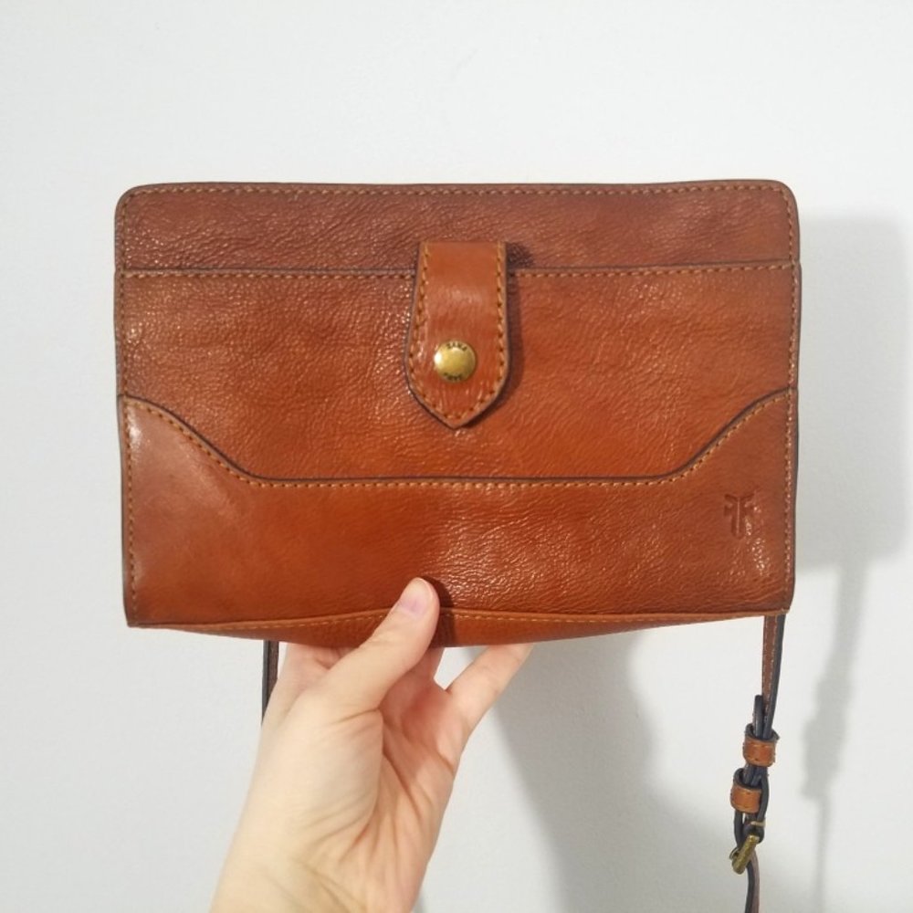 Frye Brown Leather Crossbody Bag with Classic Design